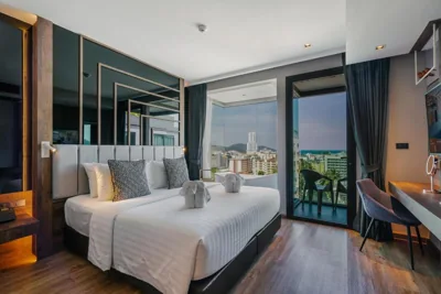 Studio Rak avec kitchenette, baignoire et balcon — Rak Elegant Hotel Patong
